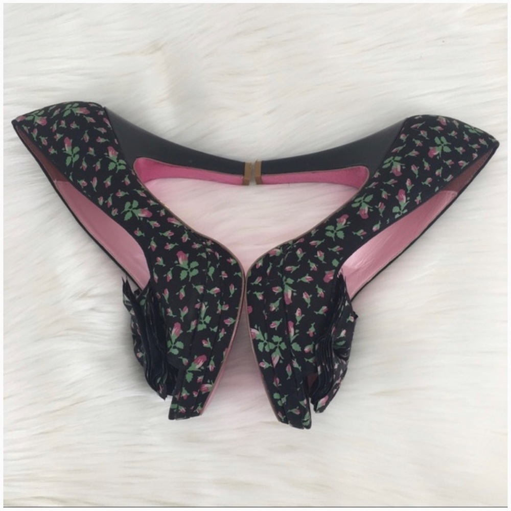 The double platform of the 'Damara' by Betsey Johnson